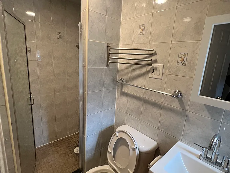 3322 Cottman Ave — Photo 4
