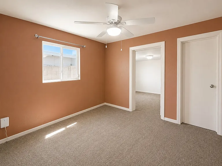 2801 W Glenrosa Ave — Photo 9