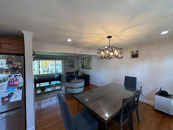 5th image of 64 Glendale Ave