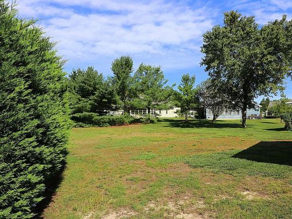 5th image of 57 Dogwood Dr