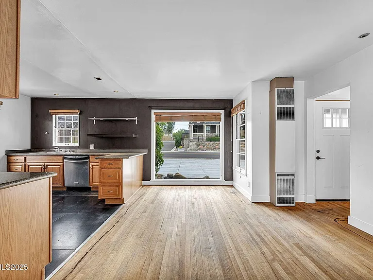 343 Mount Rose St #1 — Photo 11