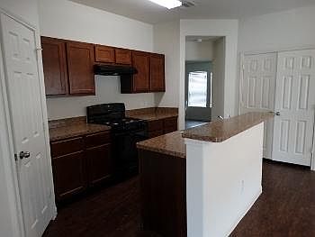 3rd image of 5727 Post Oak Manor Dr