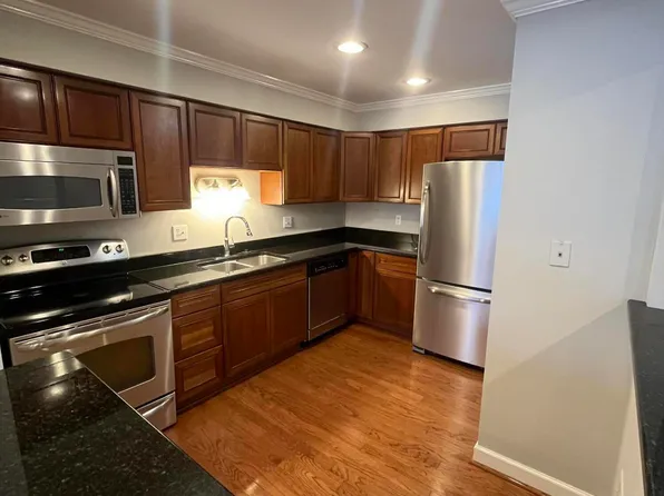 1935 Axtell Rd Unit 1, Troy, MI 48084