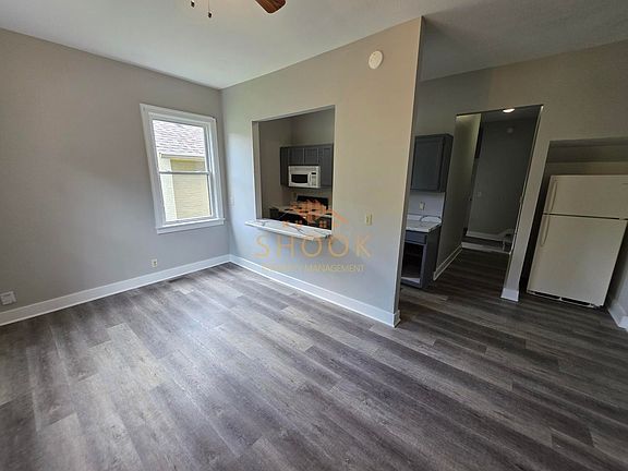 3rd image of 205 S 6th St