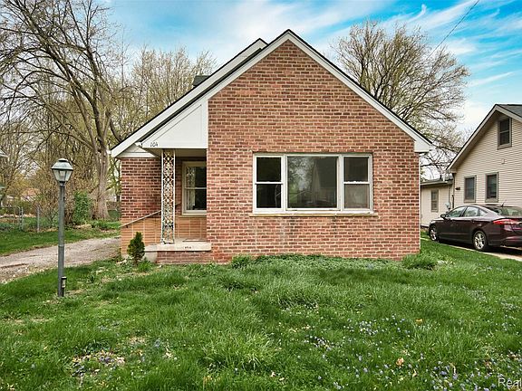 3rd image of 104 Leroy Ave