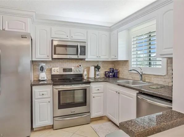 4318 27th Ct SW APT 101, Naples, FL 34116