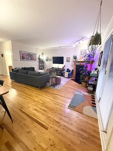 3343 N Clark St #2 Photo 1