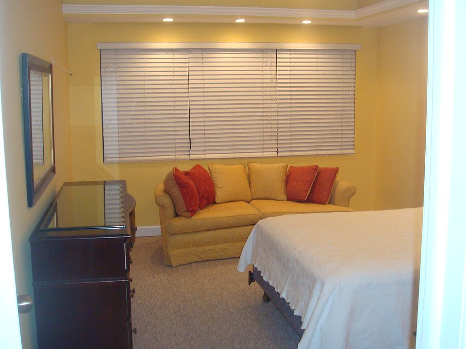 1st image of 32 Camden Dr APT 9