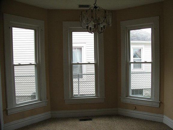 5th image of 511 Mary St