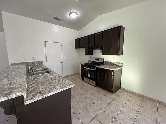 5th image of 321 Reynosa Ave