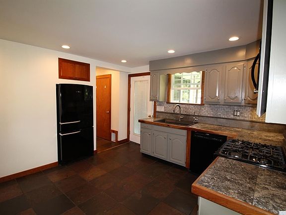5th image of 4020 Chatham St
