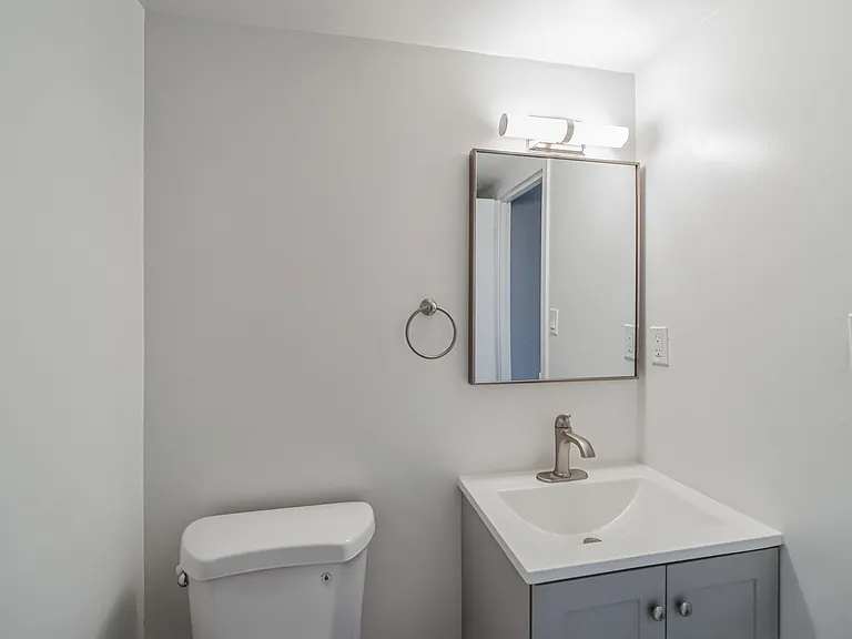 The Revere Apartments — Photo 13
