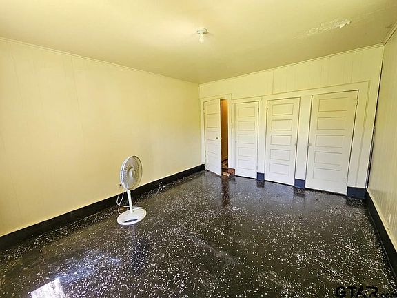 4th image of 205 Gammage St