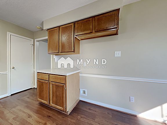 5th image of 2514 36th Ave N