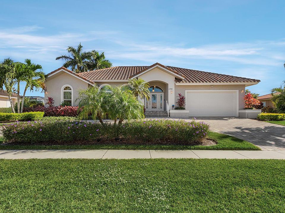 Executive style home, newly furnished