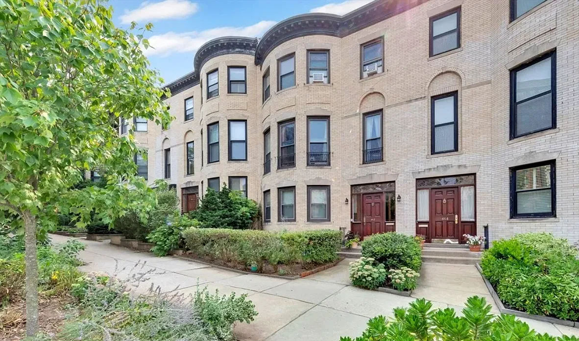 1 bed, 950 sqft, $4,500 — Photo 1