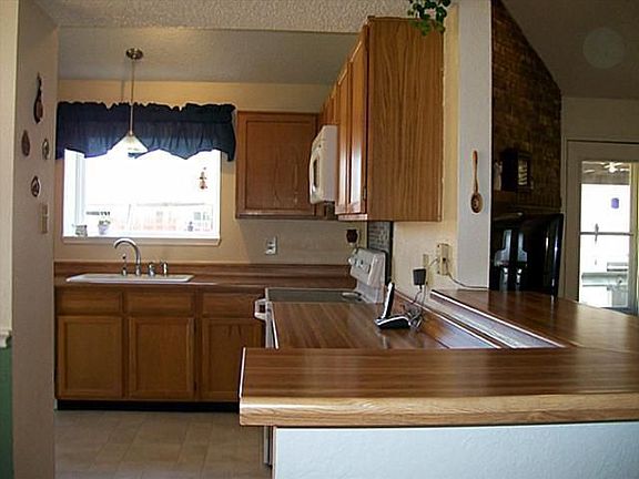 5th image of 107 Alder Dr