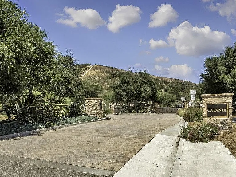 Neighborhood Gate