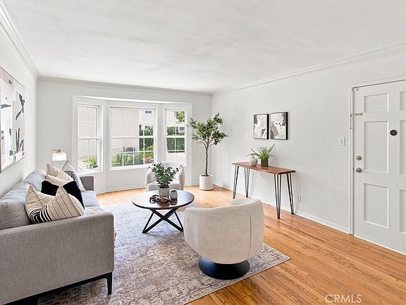 3rd image of 15034 Dickens St #4