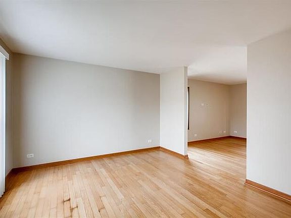 4th image of 1017 Woodiris Dr