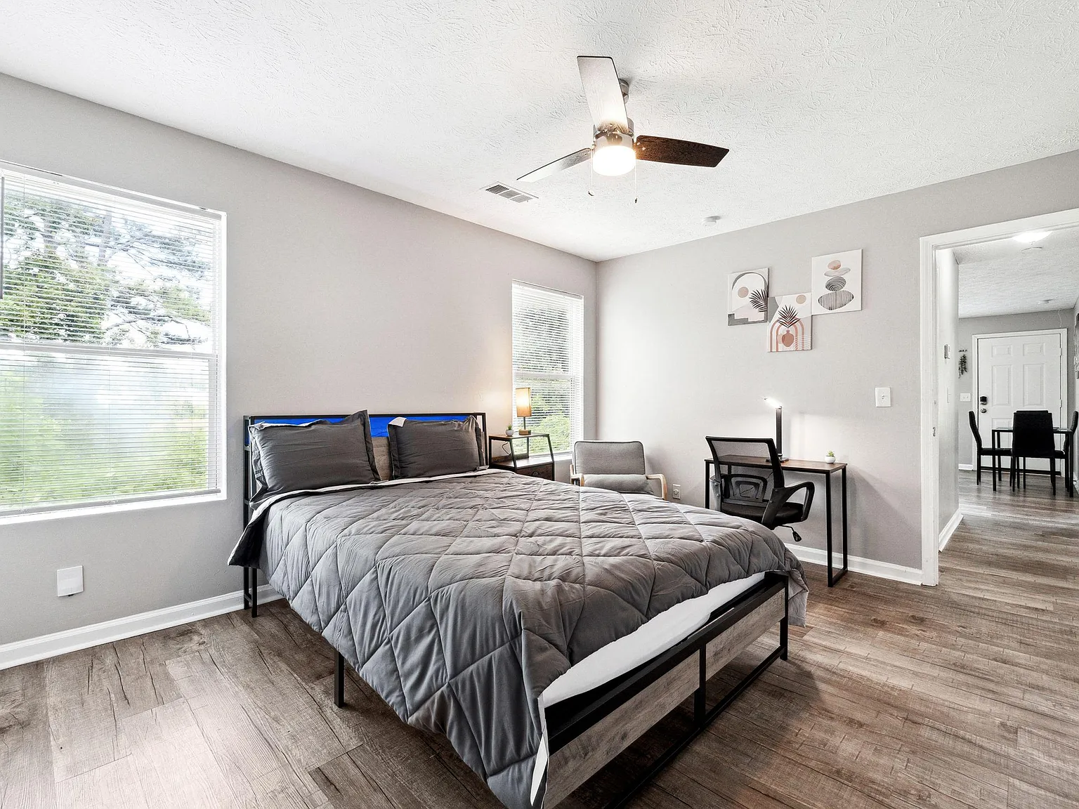 3 bed, 2.0 bath, 1050 sqft, $758 — Photo 1