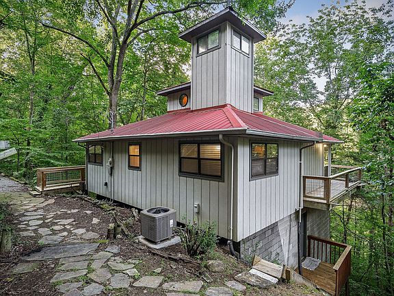 5th image of 1385 Lakeside Dr