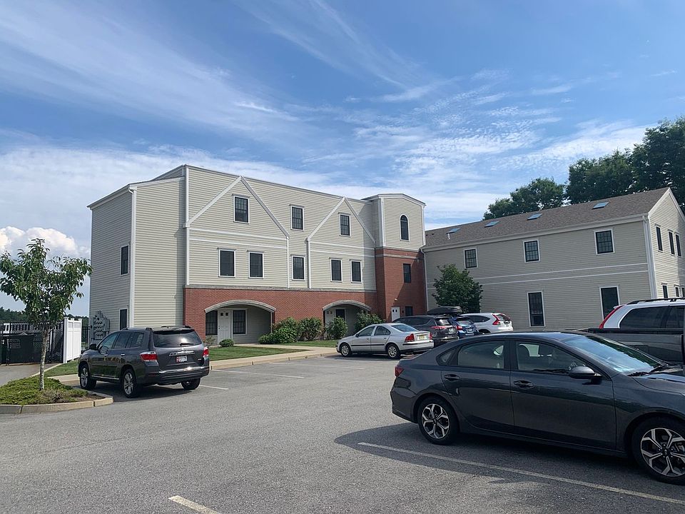 1st image of 60 Crompton Ave APT 101