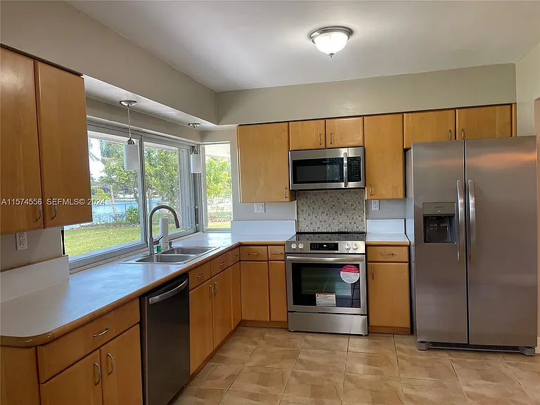 15445 SW 99th Ct #1 — Photo 3