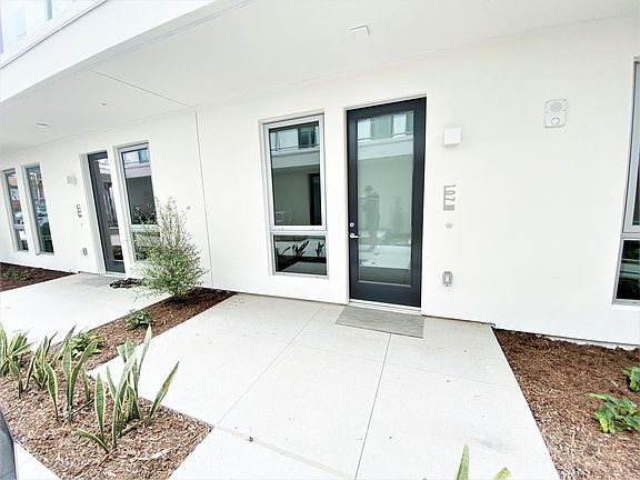 3rd image of 2000 El Cajon Blvd #107
