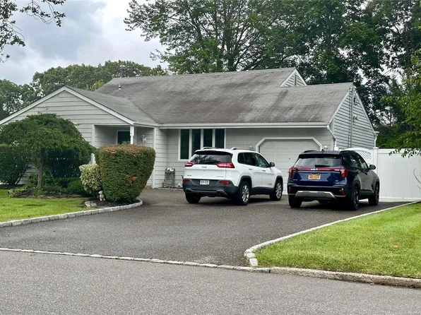 1 Mallard Avenue, Selden, NY 11784