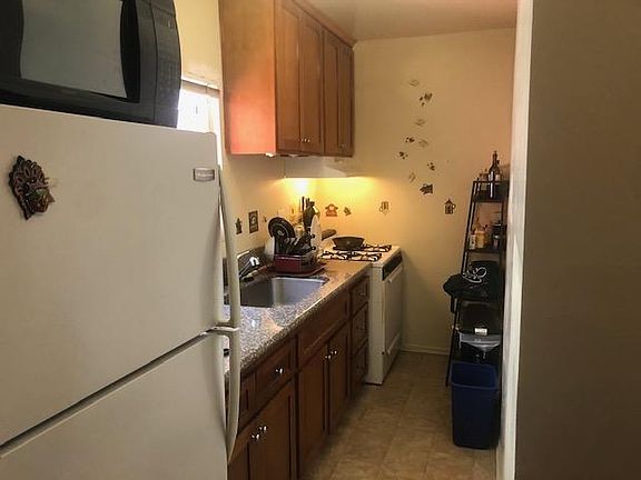 5th image of 104 Breeze Ave