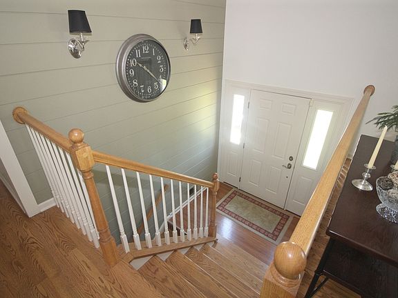 4th image of 233 Freeport Dr