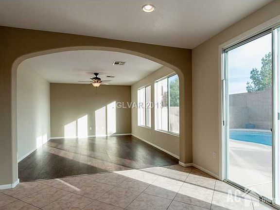 5th image of 1033 White Glacier Ave