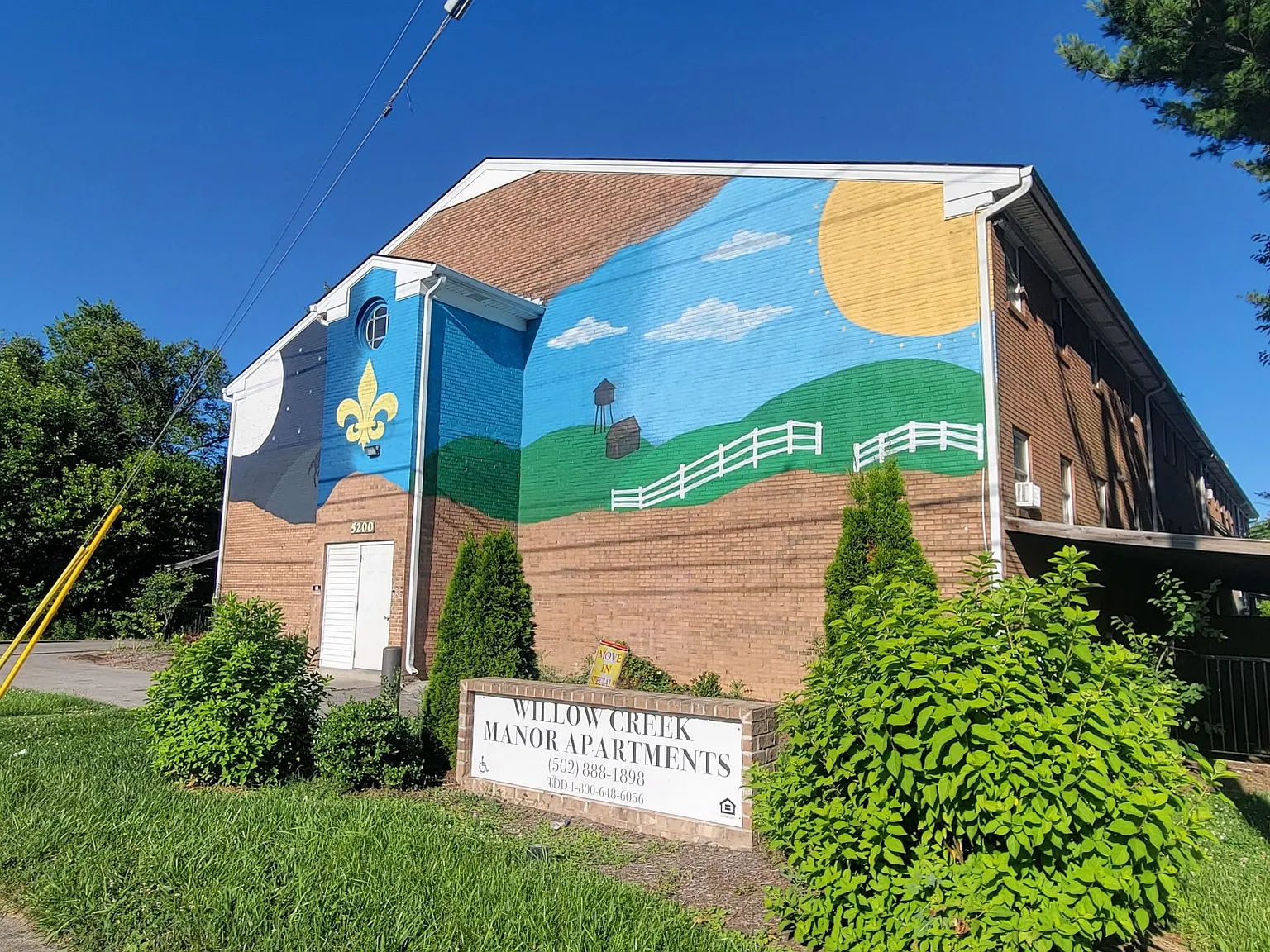 Willowcreek Manor — Photo 1