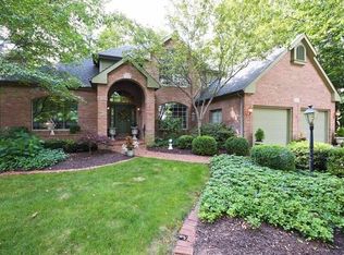 2605 Blue Mound Dr, Valparaiso, IN 46383