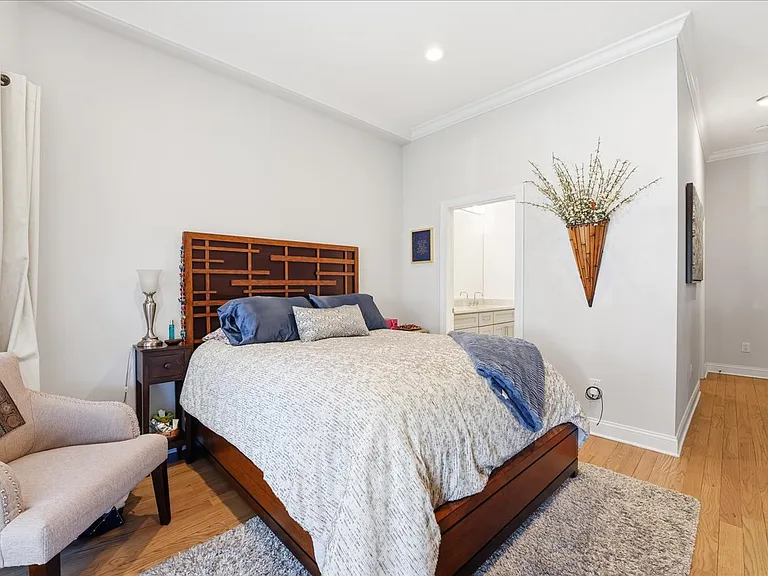 41 Bentley Ave #1 — Photo 15