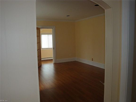 3rd image of 1353 E Norcova Dr