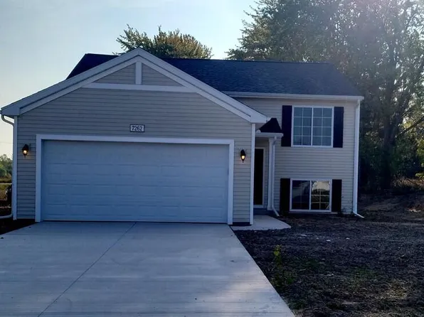 7262 Brighton Ln, Caledonia, MI 49316