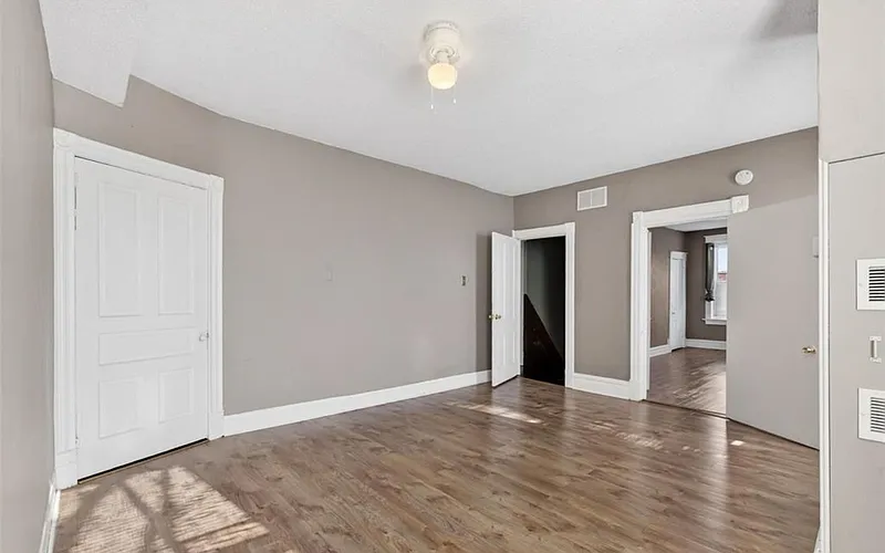 3 bed, 2.0 bath, 3340 sqft, $1,599 — Photo 3