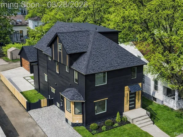 125 N Washington Ave, Royal Oak, MI 48067