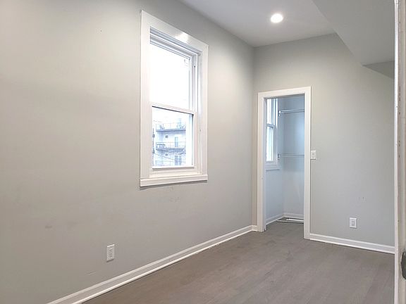 5th image of 842 N Fairfield Ave