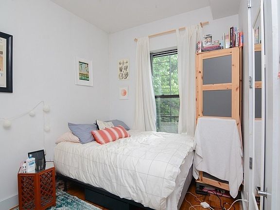 4th image of 469 Park Pl #2KW