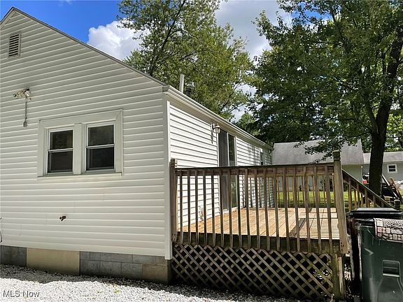 5th image of 40841 Carlisle Ave