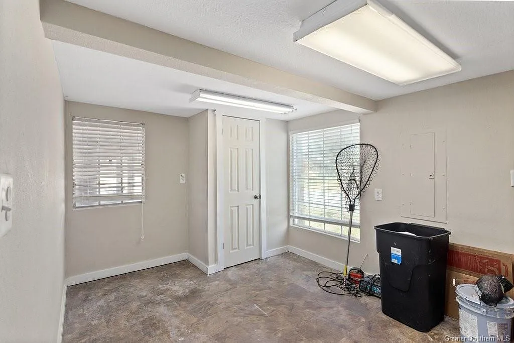 3 bed, 3.0 bath, 2016 sqft, $3,850 — Photo 4