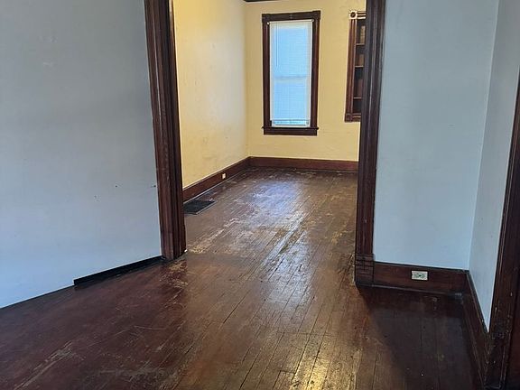 5th image of 106 E North Ave
