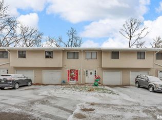 3201-3207 Schuetzen Ln, Davenport, IA 52804