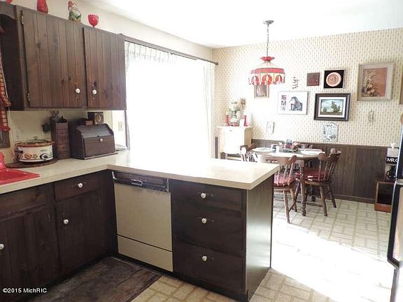 4th image of 3412 Algonquin Dr