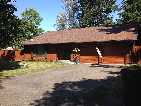 3rd image of 10425 Butte Dr SW