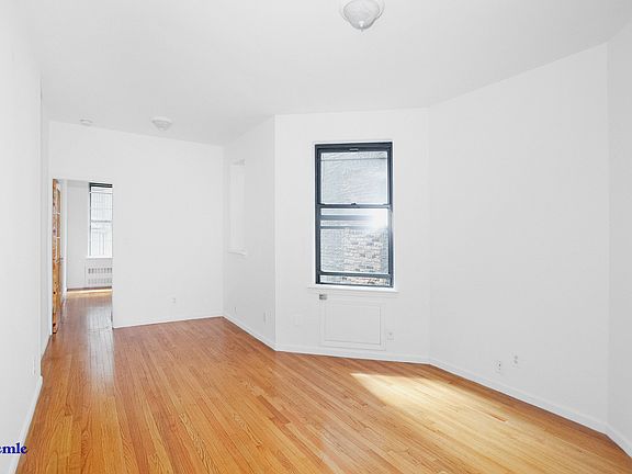 2nd image of 216 E 83rd St APT 2D