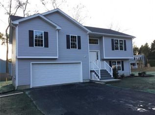 41 Sprague Ave, Lincoln, RI 02865